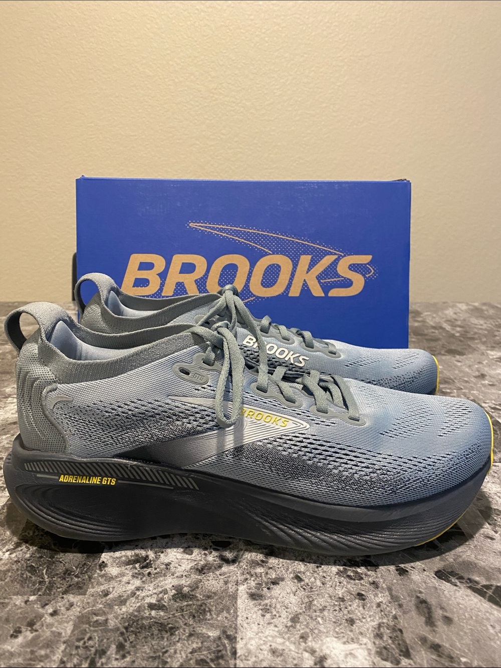 Brooks Men’s Adrenaline GTS, Men’s 9.5 Wide